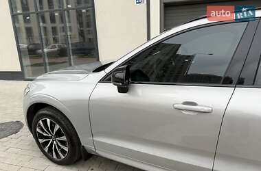 Внедорожник / Кроссовер Volvo XC60 2023 в 