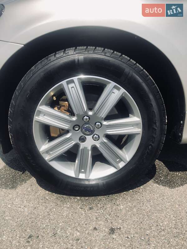 Внедорожник / Кроссовер Volvo XC60 2015 в Броварах