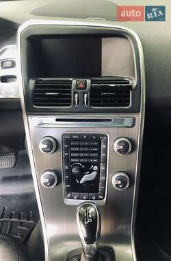Внедорожник / Кроссовер Volvo XC60 2015 в 