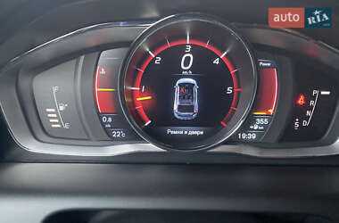 Внедорожник / Кроссовер Volvo XC60 2014 в 