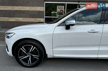 Внедорожник / Кроссовер Volvo XC60 2019 в 