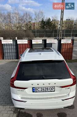 Позашляховик / Кросовер Volvo XC60 2017 в 