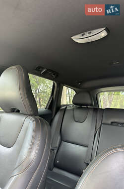 Внедорожник / Кроссовер Volvo XC60 2015 в 