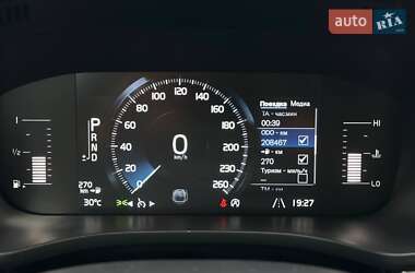 Внедорожник / Кроссовер Volvo XC60 2017 в 