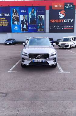 Внедорожник / Кроссовер Volvo XC60 2022 в 