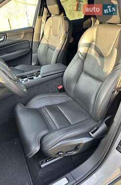 Внедорожник / Кроссовер Volvo XC60 2021 в 