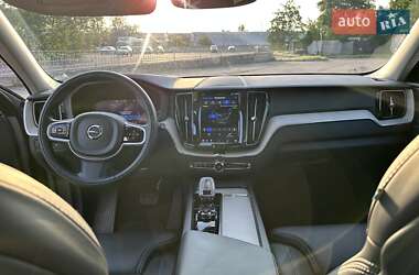 Внедорожник / Кроссовер Volvo XC60 2021 в 