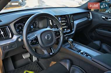 Внедорожник / Кроссовер Volvo XC60 2018 в 