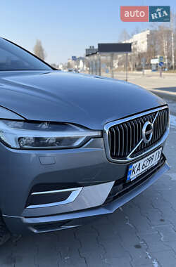 Внедорожник / Кроссовер Volvo XC60 2017 в 