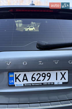 Внедорожник / Кроссовер Volvo XC60 2017 в 