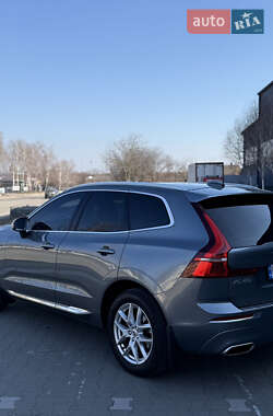 Внедорожник / Кроссовер Volvo XC60 2017 в 