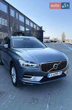 Внедорожник / Кроссовер Volvo XC60 2017 в 