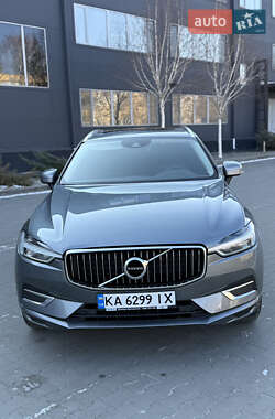Внедорожник / Кроссовер Volvo XC60 2017 в 