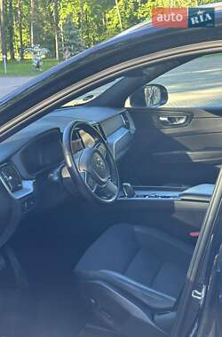 Внедорожник / Кроссовер Volvo XC60 2019 в 