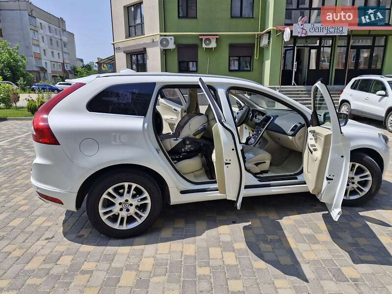 Внедорожник / Кроссовер Volvo XC60 2015 в Калуше