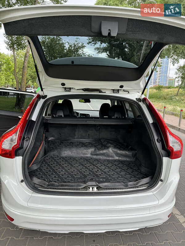 Внедорожник / Кроссовер Volvo XC60 2014 в Киеве