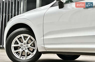 Внедорожник / Кроссовер Volvo XC60 2017 в 