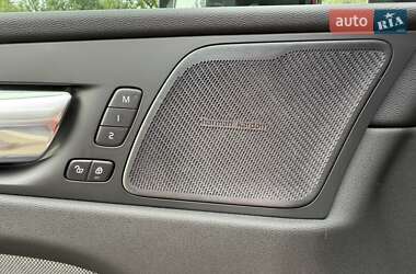 Внедорожник / Кроссовер Volvo XC60 2020 в 