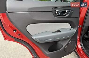 Внедорожник / Кроссовер Volvo XC60 2020 в 