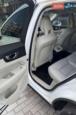 Внедорожник / Кроссовер Volvo XC60 2018 в 