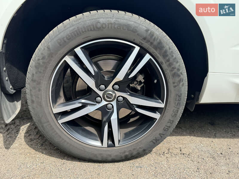 Внедорожник / Кроссовер Volvo XC60 2018 в Черкассах