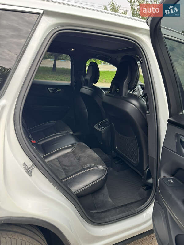 Внедорожник / Кроссовер Volvo XC60 2018 в Черкассах