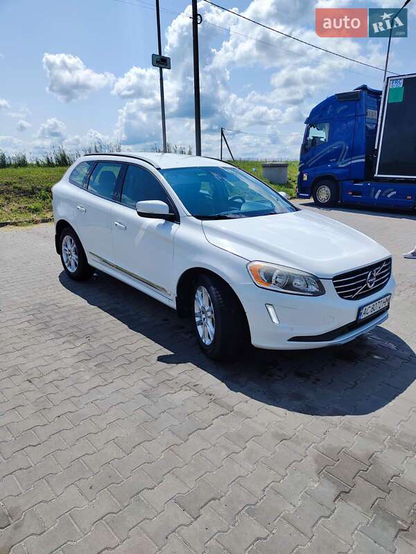 Внедорожник / Кроссовер Volvo XC60 2015 в 
