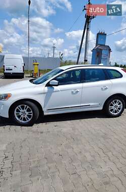 Внедорожник / Кроссовер Volvo XC60 2015 в 