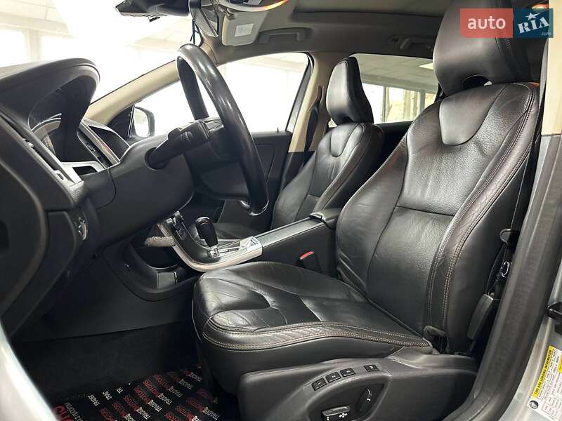Внедорожник / Кроссовер Volvo XC60 2012 в Киеве