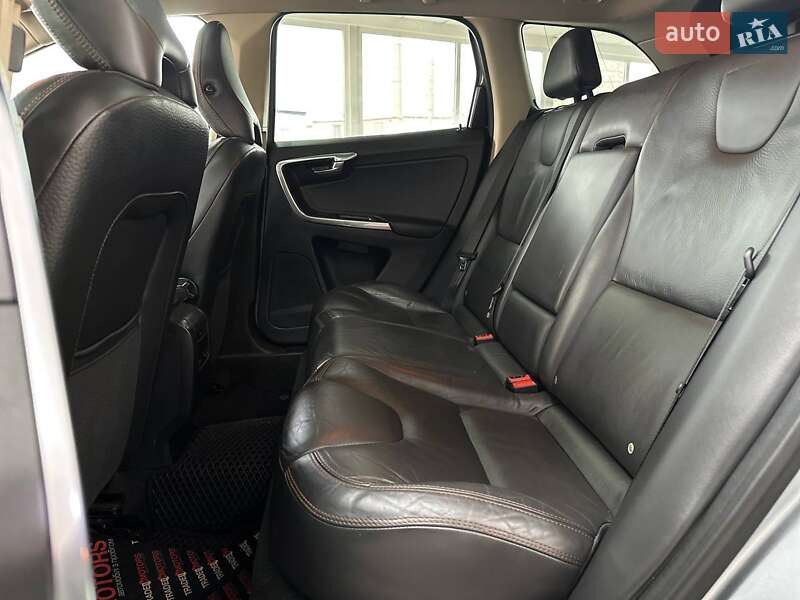 Внедорожник / Кроссовер Volvo XC60 2012 в Киеве