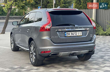 Внедорожник / Кроссовер Volvo XC60 2016 в 