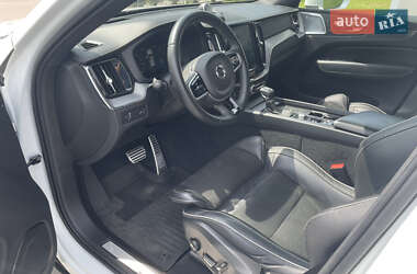 Внедорожник / Кроссовер Volvo XC60 2018 в 