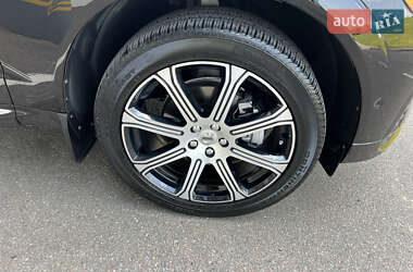Внедорожник / Кроссовер Volvo XC60 2021 в 