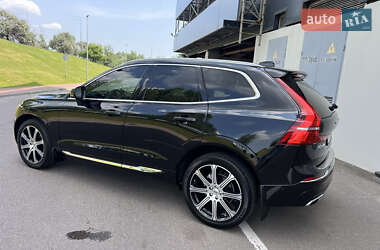 Внедорожник / Кроссовер Volvo XC60 2021 в 