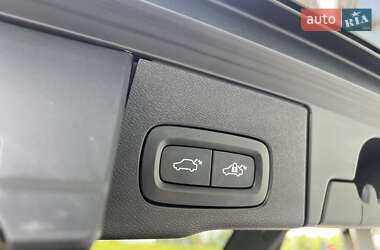 Внедорожник / Кроссовер Volvo XC60 2021 в 