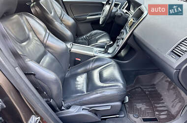 Внедорожник / Кроссовер Volvo XC60 2013 в 
