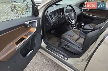 Внедорожник / Кроссовер Volvo XC60 2017 в 