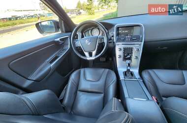 Внедорожник / Кроссовер Volvo XC60 2017 в 