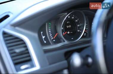 Внедорожник / Кроссовер Volvo XC60 2015 в 