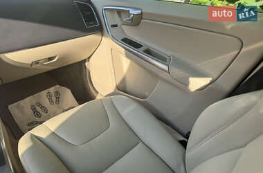 Внедорожник / Кроссовер Volvo XC60 2014 в 