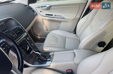 Внедорожник / Кроссовер Volvo XC60 2014 в 