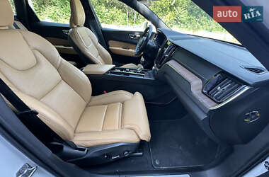 Внедорожник / Кроссовер Volvo XC60 2020 в 