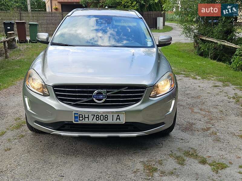 Внедорожник / Кроссовер Volvo XC60 2015 в 