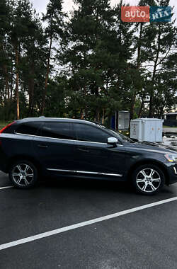 Внедорожник / Кроссовер Volvo XC60 2013 в 