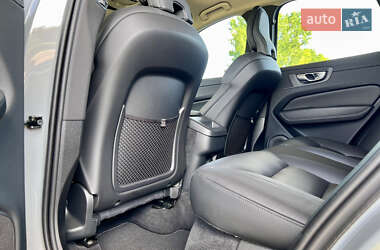 Внедорожник / Кроссовер Volvo XC60 2023 в 