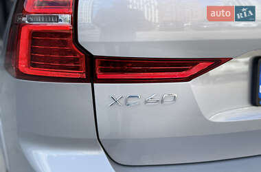 Внедорожник / Кроссовер Volvo XC60 2021 в 