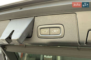 Внедорожник / Кроссовер Volvo XC60 2021 в 