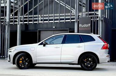 Внедорожник / Кроссовер Volvo XC60 2021 в 
