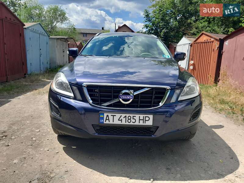 Внедорожник / Кроссовер Volvo XC60 2012 в 