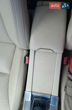 Внедорожник / Кроссовер Volvo XC60 2012 в 